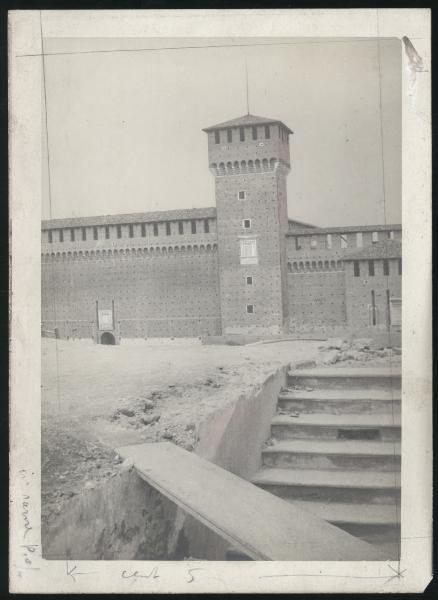 Milano - Castello Sforzesco - Torre di Bona di Savoia e Rocchetta