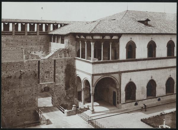 Milano - Castello Sforzesco - Loggetta di Galeazzo Maria Sforza e Corte Ducale