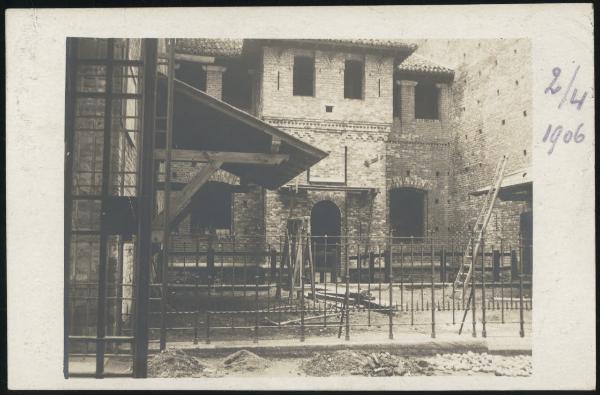 Milano - Castello Sforzesco - Corpo di Guardia tra la Rocchetta e la Corte Ducale - Cantiere