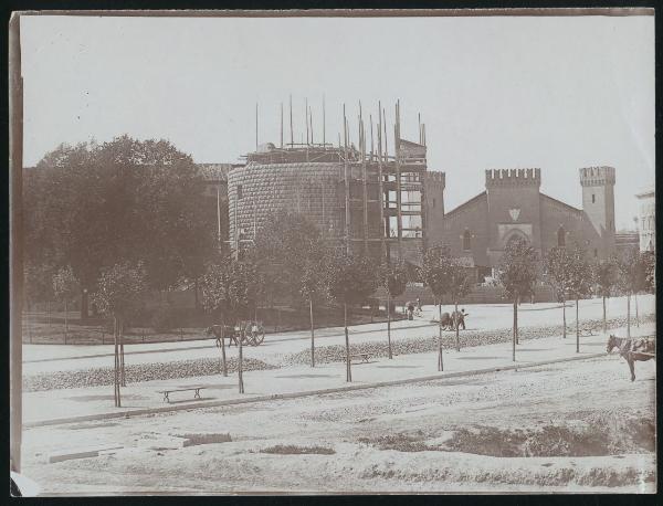 Milano - Castello Sforzesco - Torrione est (dei Carmini) e Cavallerizza - Cantiere