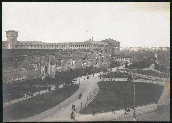 Milano - Castello Sforzesco - Lato nord-est, Torre Falconiera, Ponticella di Lodovico il Moro, Rivellino dei Carmini (o "di Porta Comasina"), Torre di Bona di Savoia