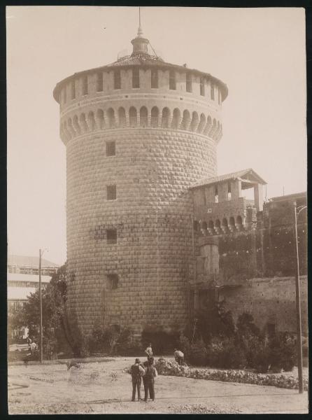 Milano - Castello Sforzesco - Torrione est (dei Carmini) - Cantiere