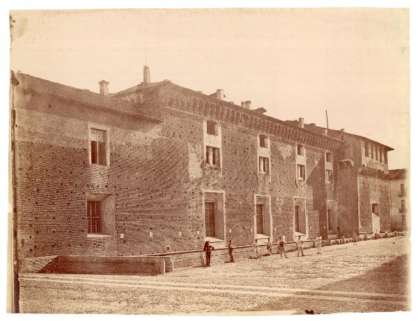 Milano - Castello Sforzesco - Lato nord-ovest e Torre del Tesoro