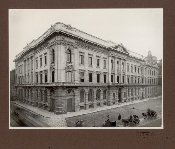 Milano - Piazza della Scala angolo via Manzoni - Palazzo della Banca Commerciale Italiana - Luca Beltrami