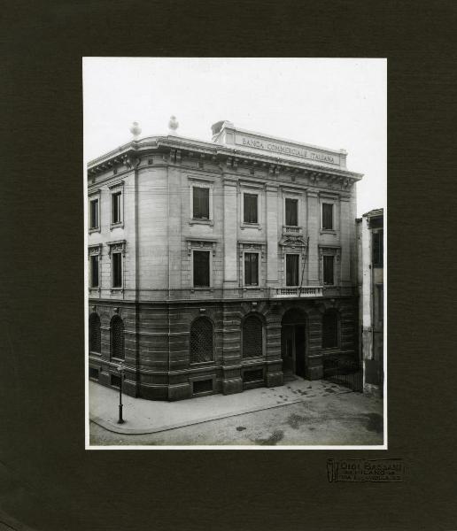 Milano - Piazza della Scala angolo via Manzoni (lato verso via Case Rotte) - Palazzo della Banca Commerciale Italiana - Luca Beltrami