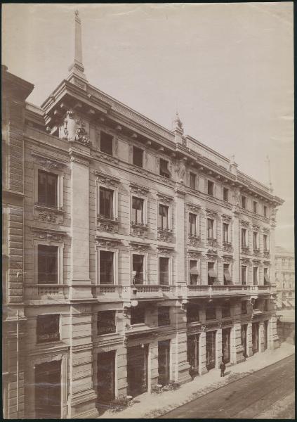 Milano - Palazzo delle Assicurazioni Generali in piazza Cordusio - Prospetto su via Mercanti - Luca Beltrami