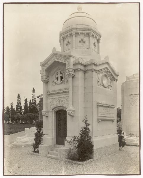 Monumento funebre - Sepolcro Luigi Rossi - Luca Beltrami (attribuito)