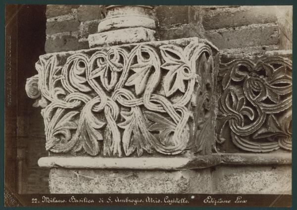 Scultura - Capitello romanico - Decorazioni fitomorfe - Milano - Basilica di Sant'Ambrogio - Atrio