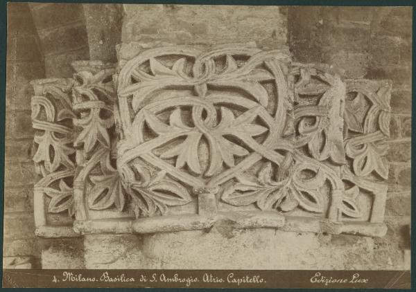 Scultura - Capitello romanico - Decorazioni fitomorfe - Milano - Basilica di Sant'Ambrogio - Atrio