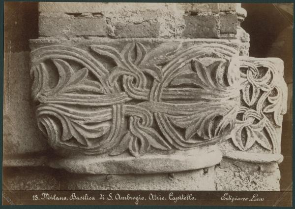 Scultura - Capitello romanico - Decorazioni fitomorfe - Milano - Basilica di Sant'Ambrogio - Atrio