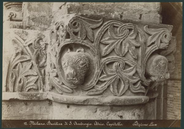 Scultura - Capitello romanico - Teste di animali e decorazioni fitomorfe - Milano - Basilica di Sant'Ambrogio - Atrio