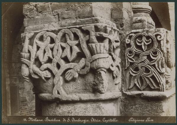 Scultura - Capitello romanico - Decorazioni fitomorfe e antropomorfe - Milano - Basilica di Sant'Ambrogio - Atrio