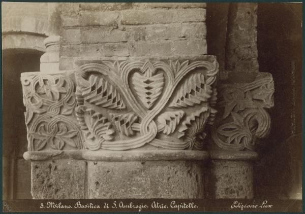 Scultura - Capitello romanico - Decorazioni fitomorfe - Milano - Basilica di Sant'Ambrogio - Atrio