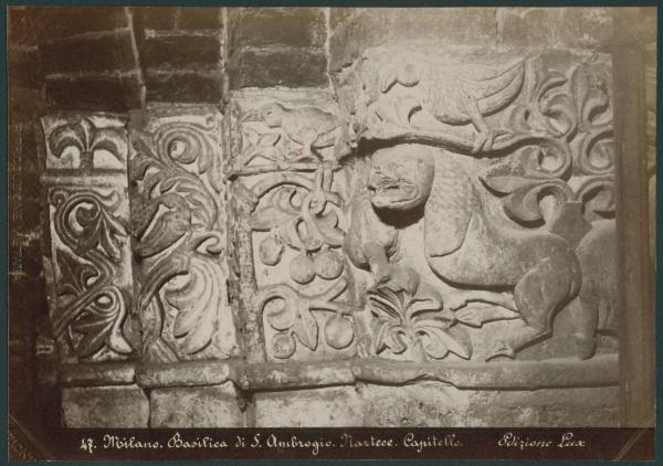Scultura - Capitello romanico - Leone, volatili e decorazioni fitomorfe - Milano - Basilica di Sant'Ambrogio - Nartece