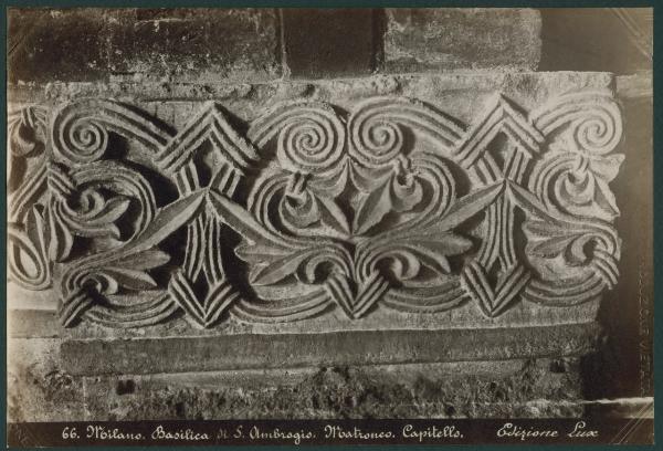 Scultura - Capitello romanico - Decorazioni fitomorfe - Milano - Basilica di Sant'Ambrogio - Matroneo