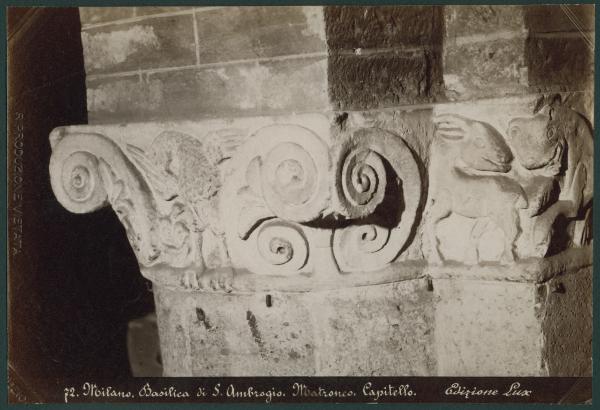 Scultura - Capitello romanico - Decorazioni fitomorfe e zoomorfe - Milano - Basilica di Sant'Ambrogio - Matroneo