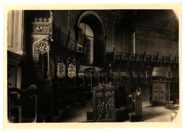 Milano - Basilica di Sant'Ambrogio - Coro - Stalli e leggio, particolare del coro