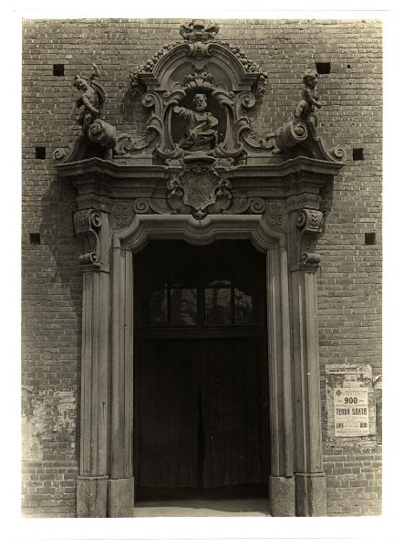 Milano - Chiesa di San Pietro in Gessate - Portale