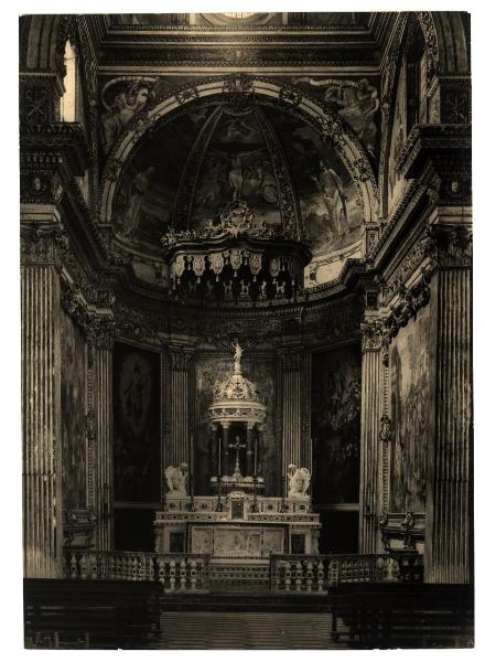 Milano - Certosa di Garegnano - Veduta del presbiterio e dell'altare