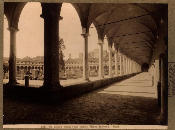 Roma - Museo Nazionale - Veduta del colonnato del chiostro