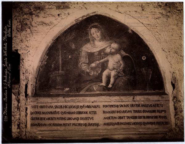 Milano - Basilica di Sant'Ambrogio - Bernardino Luini, Madonna con Bambino, affresco soprastante la lapide dell'abate Manfredo della Croce