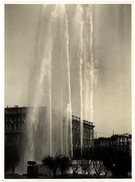 Milano - Piazza Castello - Fontana, veduta