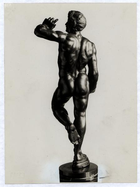 Scultura - Uomo in moto (lato posteriore) - Francesco da Sant'Agata - Milano - Collezione C. E. Staehelin