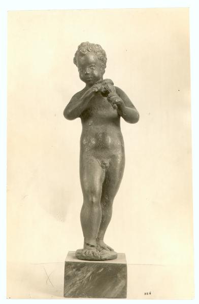 Napoli - Museo Nazionale di Capodimonte - Niccolò Roccatagliata [scuola], putto con strumento musicale, statuetta in bronzo