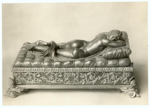 Vienna - Kunsthistoriches Museum - Francesco Susini (?), Ermafrodite dormiente, scultura in bronzo