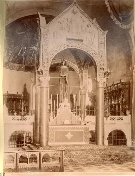 Milano - Basilica di Sant'Ambrogio - Interno - Ciborio e presbiterio