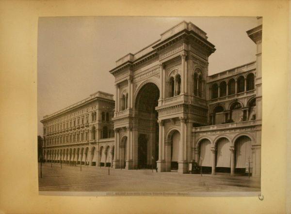 Milano - Piazza del Duomo - Galleria Vittorio Emanuele II - Arco d'ingresso