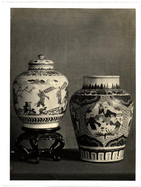 Milano (?) - Raccolta R. Cramer e P. D'Ancona - Due vasi dell'epoca Ming