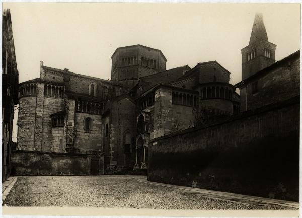 Piacenza - Duomo - Lato sinistro