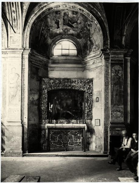 Saronno - Chiesa di S. Francesco -Veduta di una cappella