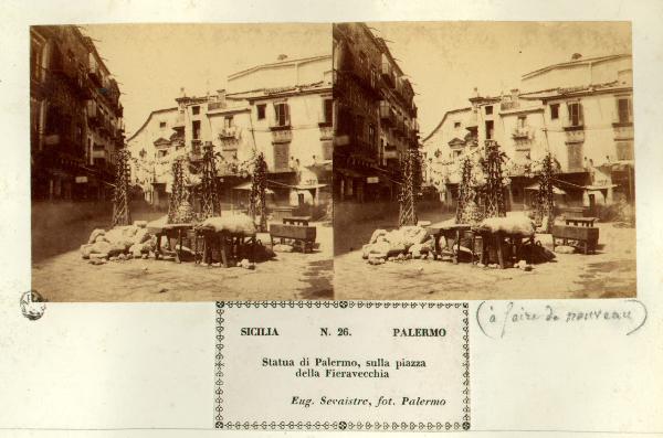 Palermo - Piazza Rivoluzione già piazza della Fieravecchia - Statua del genio di Palermo
