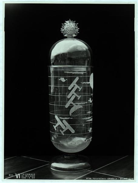 Milano - VI Triennale d'Arte - E.N.A.P.I., vaso di cristallo inciso, su disegno di Puppo ed eseguito dalla S. A. I - A. R. ferro Toso di Murano