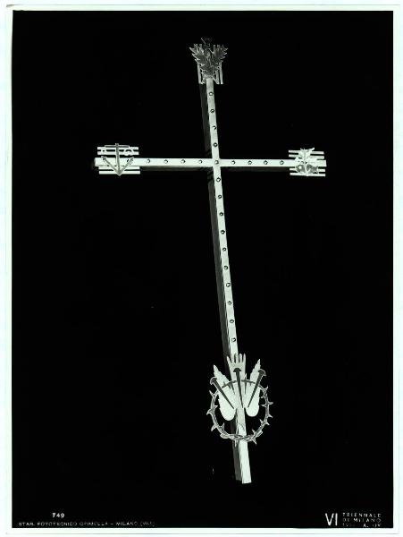 Milano - VI Triennale d'Arte - E.N.A.P.I., croce in metallo e smalti (?), su disegno di Puppo ed eseguita da Genazzi
