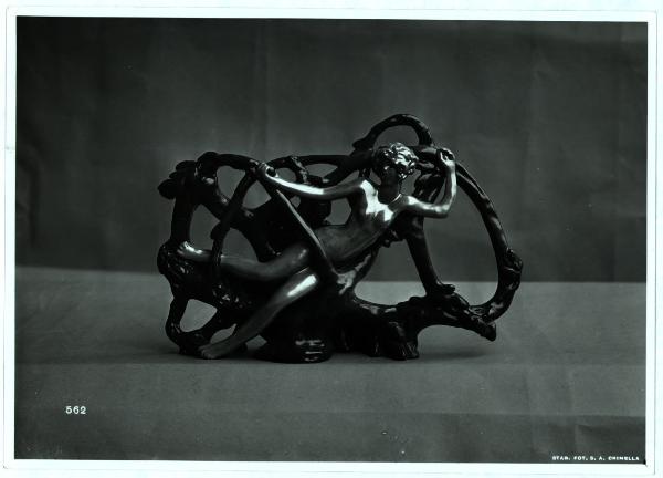 Milano - VI Triennale d'Arte - E.N.A.P.I., piccola scultura con figura femminile