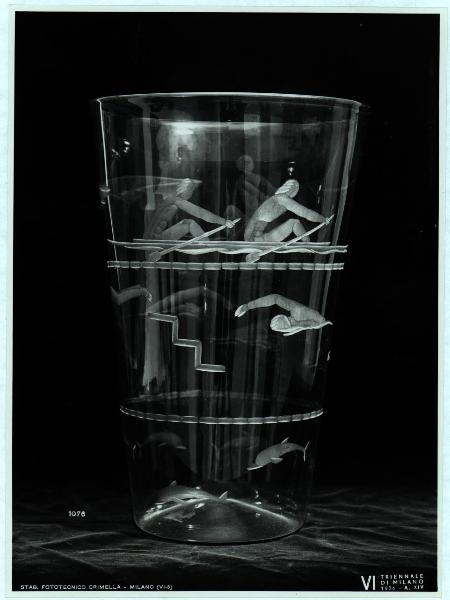 Milano - VI Triennale d'Arte - E.N.A.P.I., vaso in cristallo verde inciso, eseguito da Taddei
