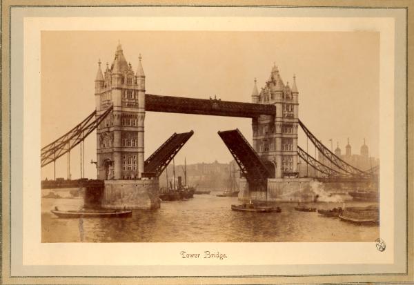 Londra - Fiume Tamigi - Tower Bridge