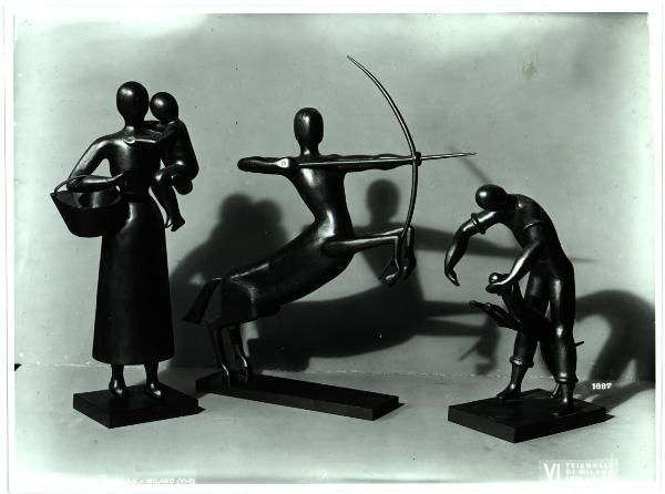Milano - VI Triennale d'Arte - Statuette in ferro vuoto di Chiodarelli