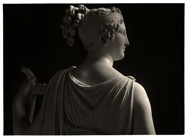 Scultura - Tersicore - Antonio Canova (veduta posteriore del busto) - Monza - Villa Antonini