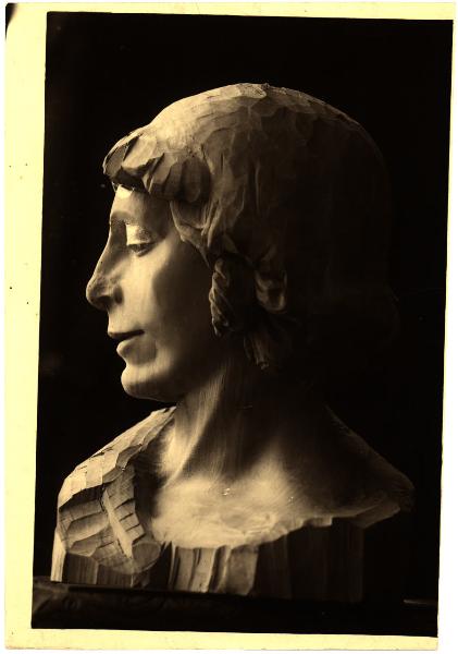 Aurelio Bossi, Il paggio, testa in legno (1912).