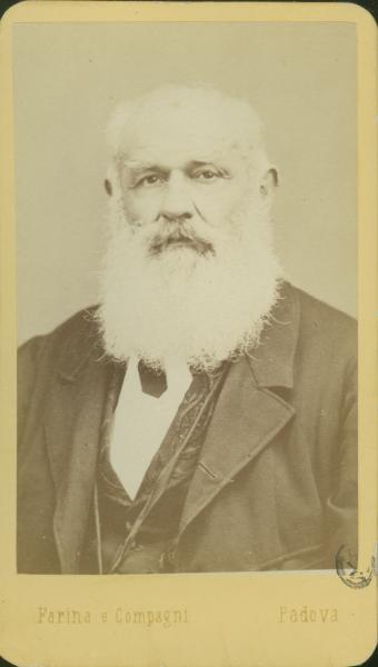 Ritratto maschile - Anziano con lunga e folta barba bianca