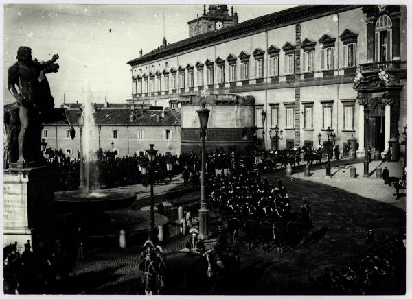 Roma - Palazzo del Quirinale - Ingresso - Corteo reale con la berlina di Umberto I e Guglielmo II