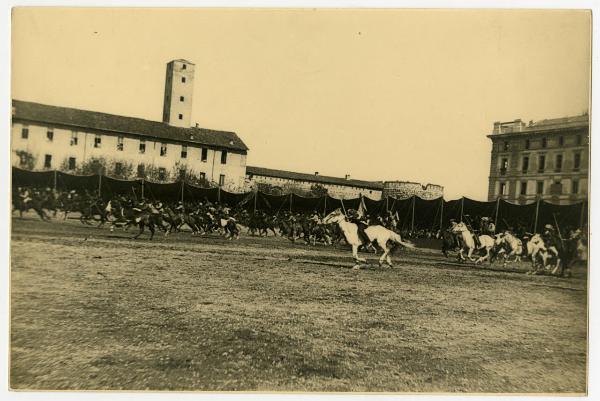 Milano - attuale Piazza Cadorna - Circo di Buffalo Bill