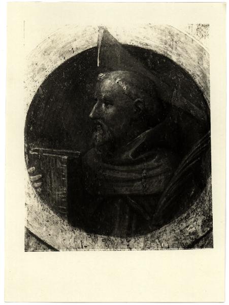 Milano - Monastero Maggiore. Chiesa di S. Maurizio, coro delle monache, tramezzo, Bernardino Luini, San Pietro martire, tondo con busto di santo, affresco monocromo.