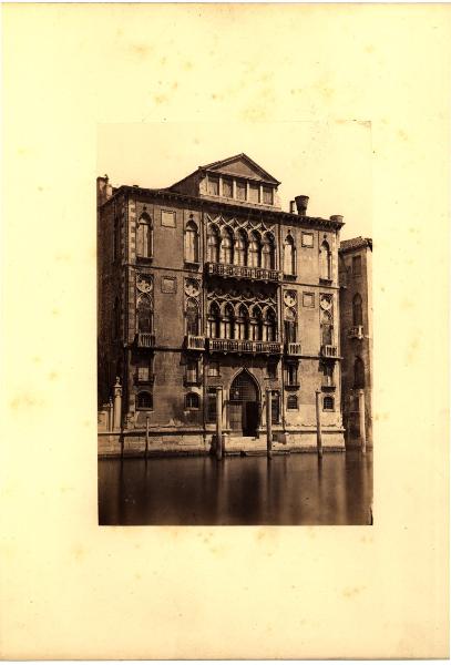 Venezia - Palazzo Cavalli. Facciata.