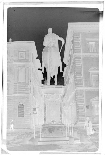 Firenze - Piazza della SS. Annunziata - Monumento equestre del granduca Ferdinando I de' Medici