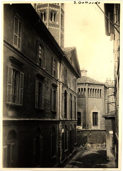 Milano - Chiesa di San Gottardo in Corte. Veduta esterna dell'abside da via Pecorari.